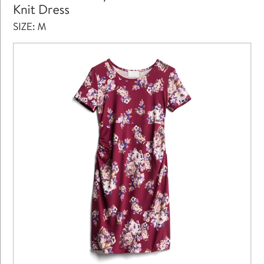 Maternity fitted dress. Burgundy